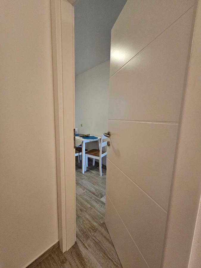Apartman Lila Čunski Exteriör bild