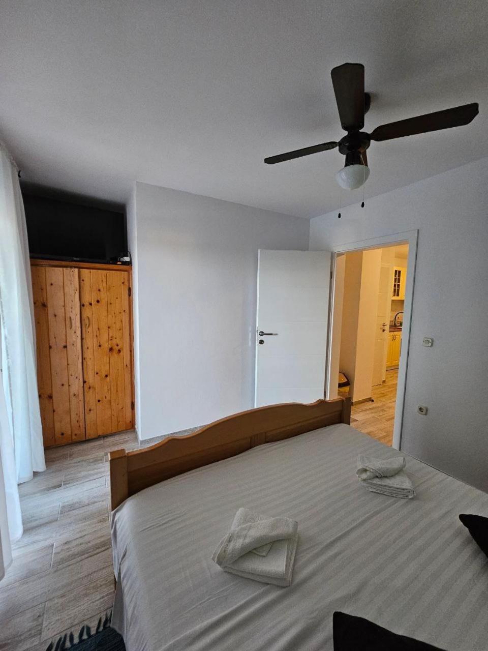 Apartman Lila Čunski Exteriör bild