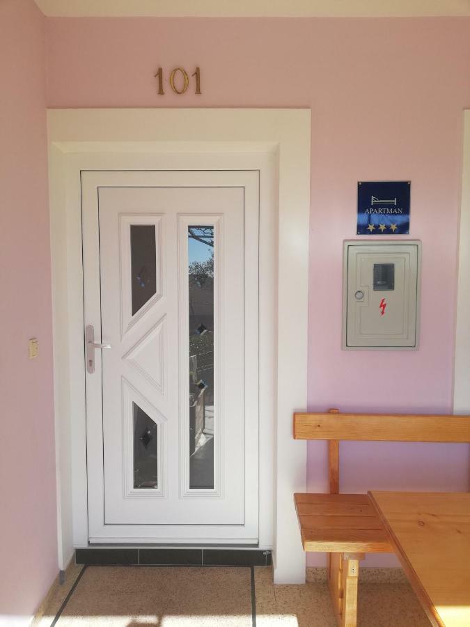 Apartman Lila Čunski Exteriör bild